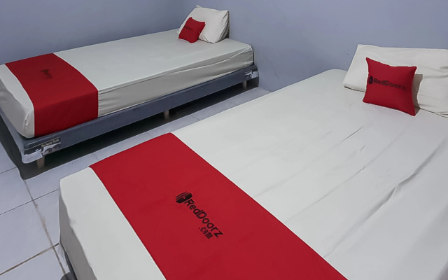 RedDoorz @ Jalan Pangeran Tirtayasa Lampung 2