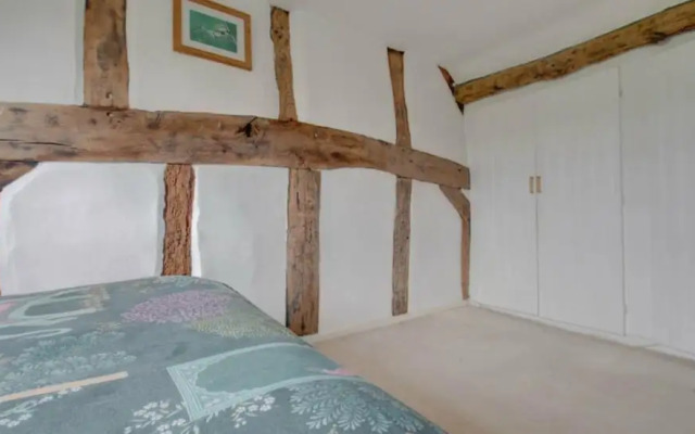 Beautiful 3-bed House in the Hamlet of Ham Green