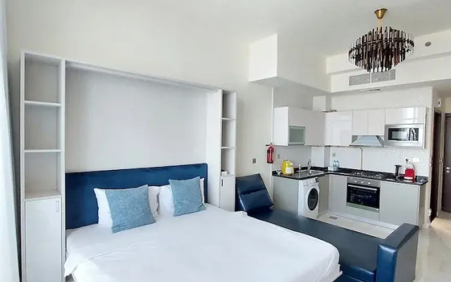 Brand New Modern Studio, Burj Khalifa View Pool