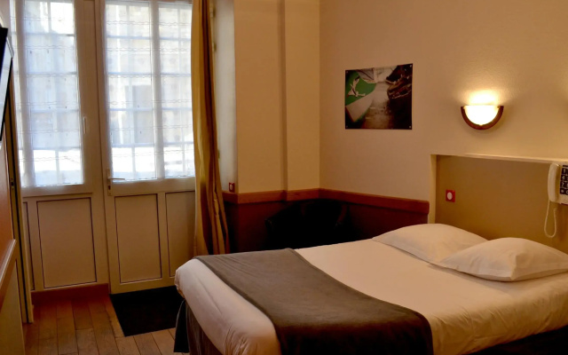 Hotel De La Porte Saint Pierre