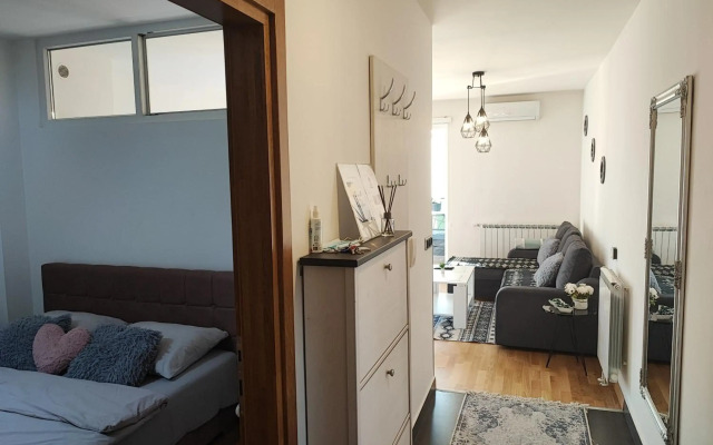 Bulevar apartment & Free Garage