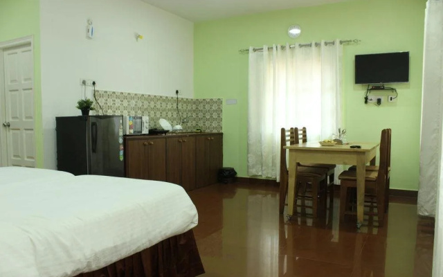 Oyo 9355 Holy Cross Home Stay