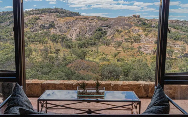 Big Cave Camp - Lodge On The Rocks