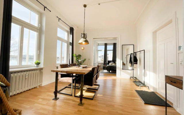 Altbauwohnung mit Schleiblick - Erster Stock