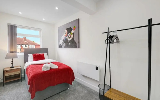 Newly Converted 3 Bed Apt. in Hounslow