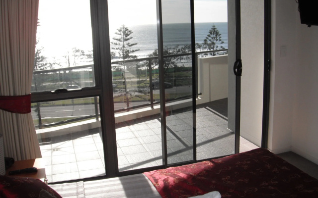 Meridian Alex Beach Apartments