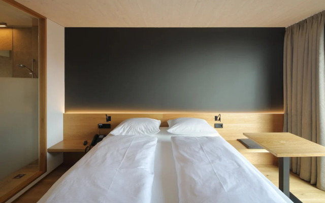2nd Home Hotel