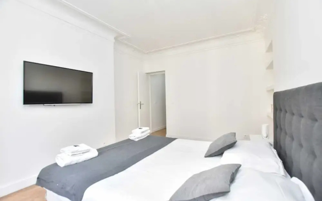 Charming 1br/4p Apartment - Louvre Museum