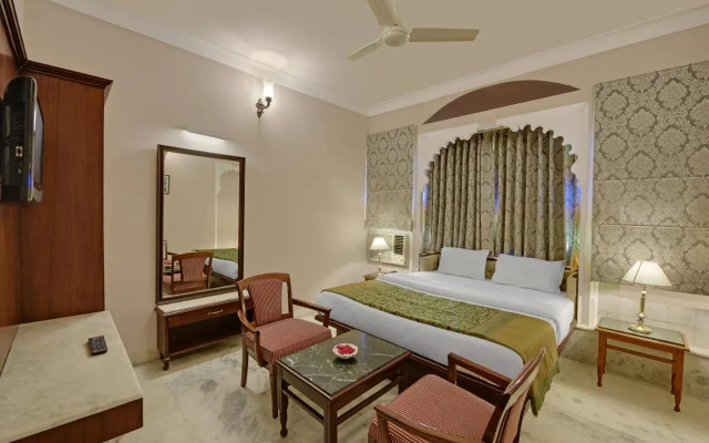 Hotel Raj Palace By Howard