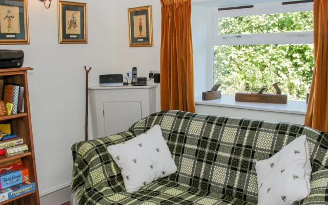 1 Garden Cottages