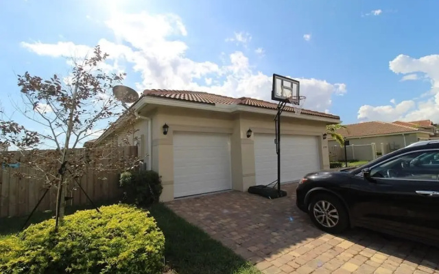 4BR 3BA House in Miami by ASVR-12748