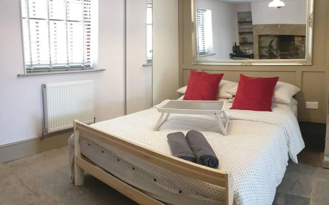 Pemberton - Suite in Canalside Guesthouse