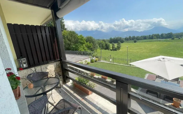 Ami's House Castle View
