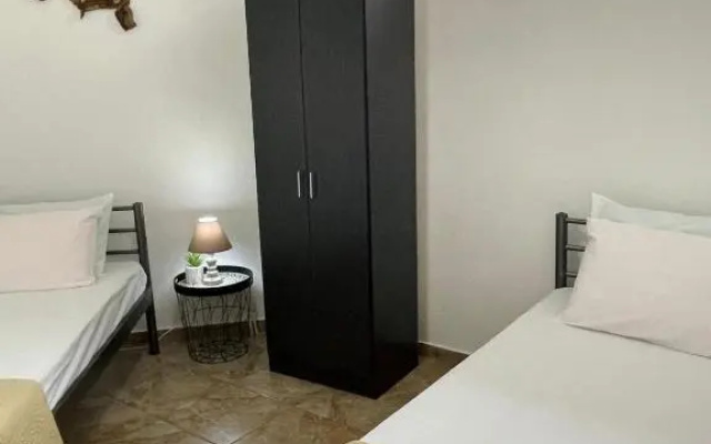 Eden apartment Paliouri with private backyard garden