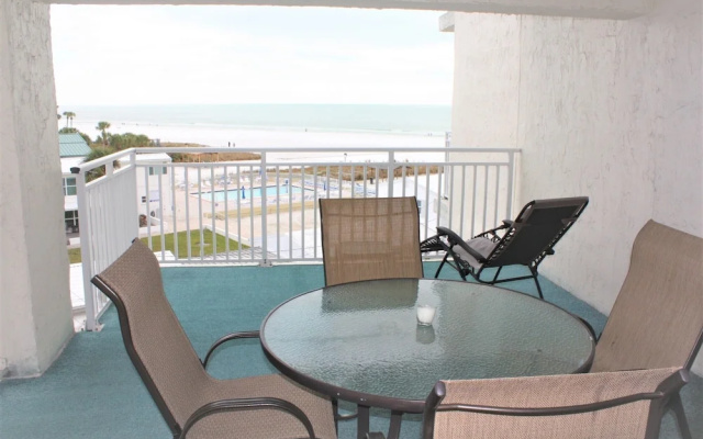 Jamaica Royale - 405 - 2 Br Condo