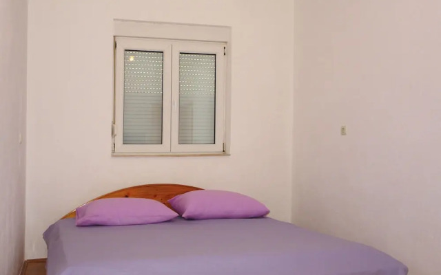 Amazing Home in Kastel Gomilica With Wifi and 2 Bedrooms