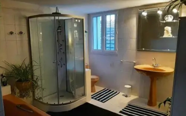 Beau Mas Provençal Avec Piscine