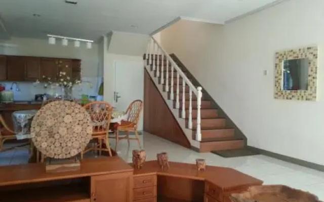 Villa Bougenvile Lembang Asri
