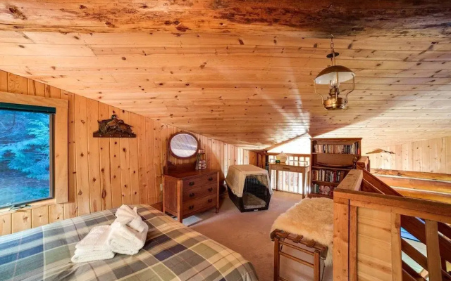 97mf - Lakeside - Dock - Bbq - Pets Ok - Sleeps 6 3 Bedroom Home by RedAwning