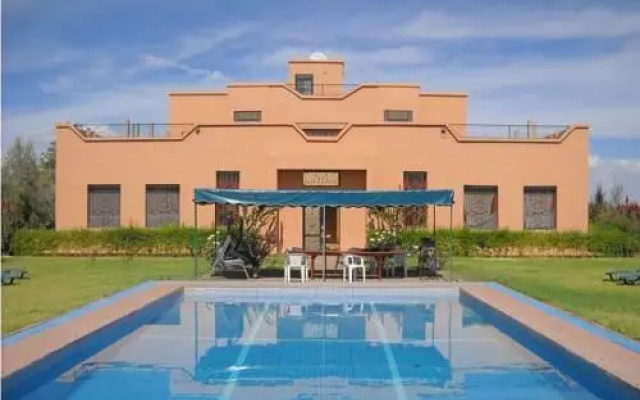 Atlas face house