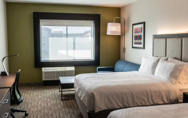 Holiday Inn Express and Suites Birmingham - Homewood, an IHG