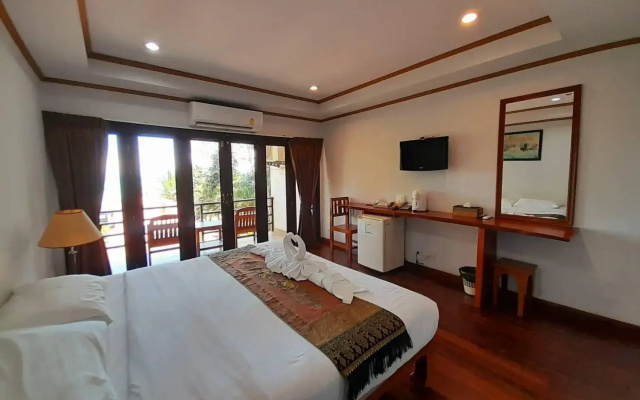 Lipa Bay Resort