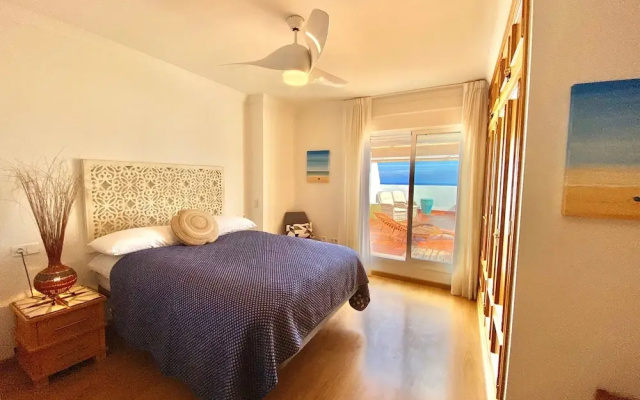 3bed Penthouse With Large Terrace & Sea View