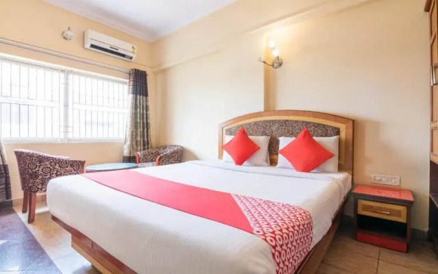 Aura Inn by OYO Rooms