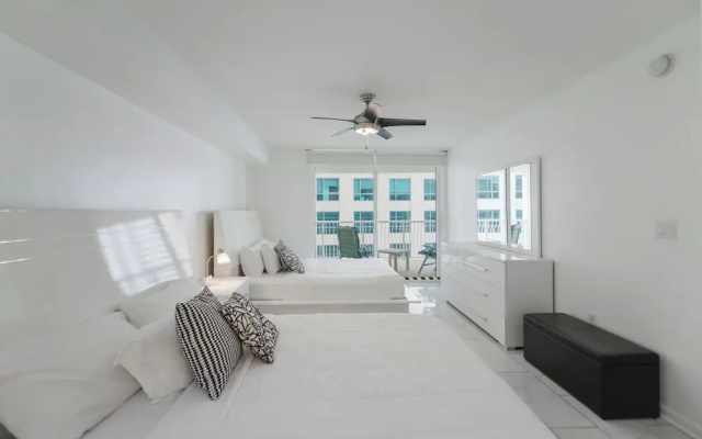 Brickell Bay 2308