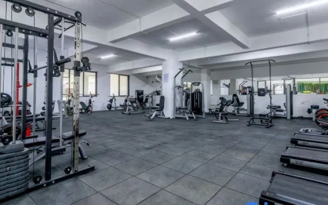 City-View 1BR near Junction Mall| Heated pool+Gym