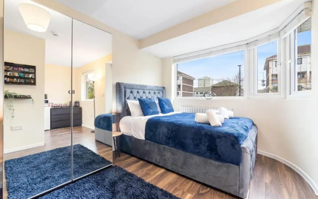 Spacious Sleeps 3 Ensuite Room In Twickenham TW7