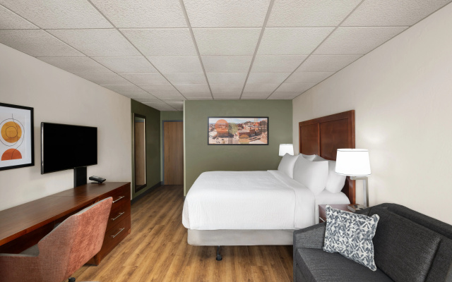 Garner Hotel Butte by IHG
