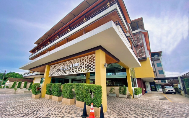 Aqua Resort Phuket - Near Beach and Chalong Pier