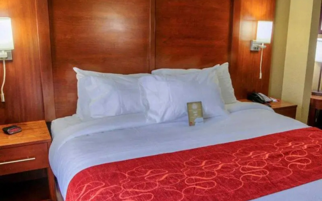 Comfort Suites