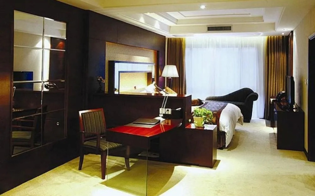 Crystal Island Club