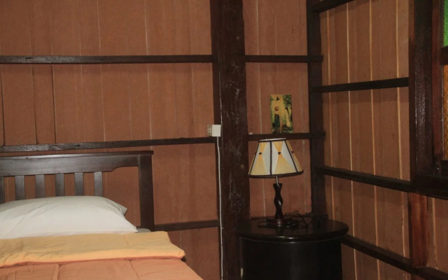 The Old Hostel Suratthani