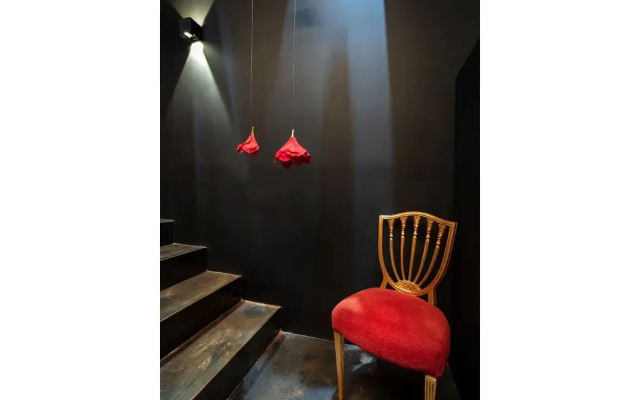 Zrooms Suites