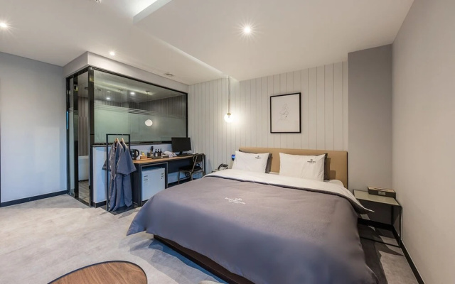 Brown Dot Hotel Jeonggwan