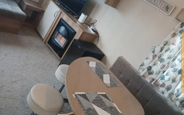 Abi Caravan Sleeps 8 Lyons Winkups Holiday Park