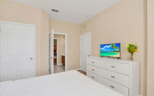 4024 Breakview Drive #208