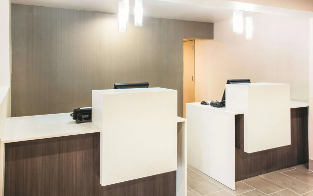 La Quinta Inn & Suites by Wyndham Cincinnati NE - Mason