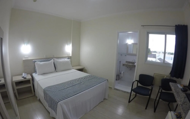Dumont Park Hotel
