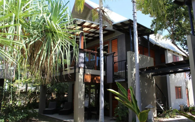 Pure Magnetic Villa 8