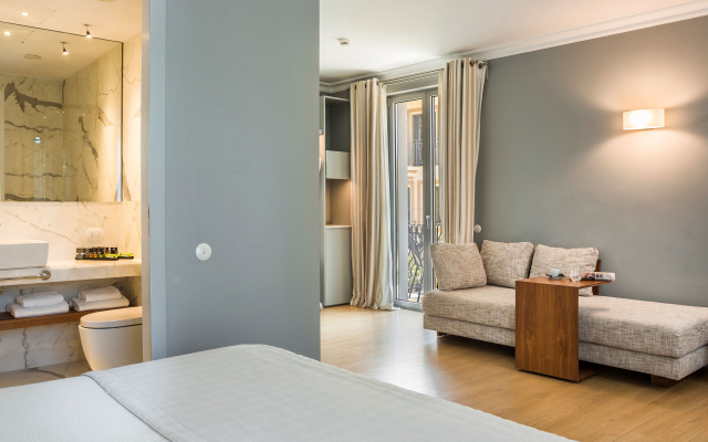 Aenos Hotel