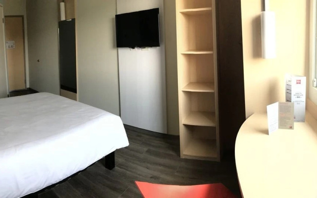 ibis Irapuato