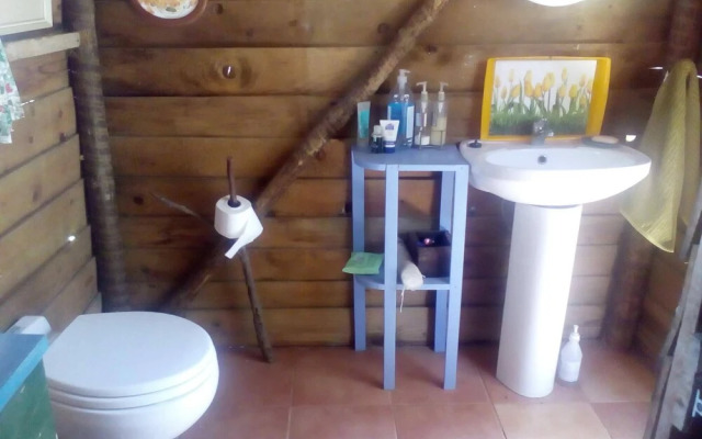 Inviting Tiny Treehouse East of Kalamata Near bay