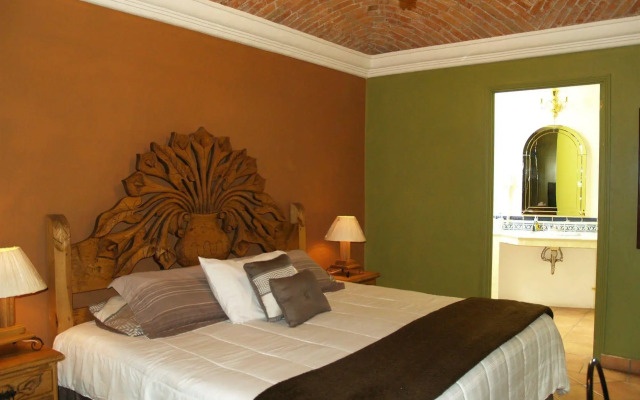 Hotel Ana Catalina & Suites