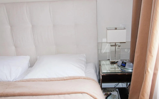 6 rooms