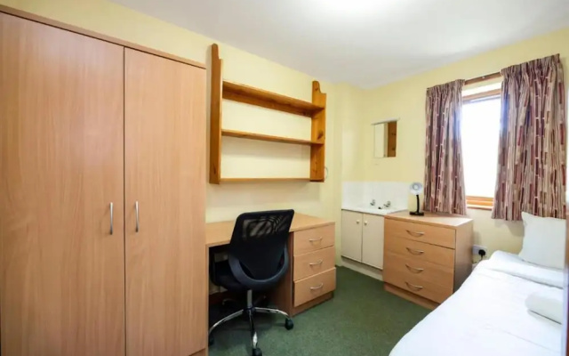 Comfortable rooms at Crescent Hall-OXFORD - Campus Accommodation