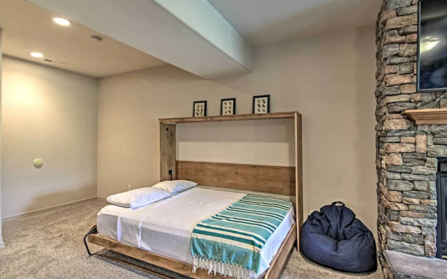 Expansive Townhome w/ Game Room & Community Pool